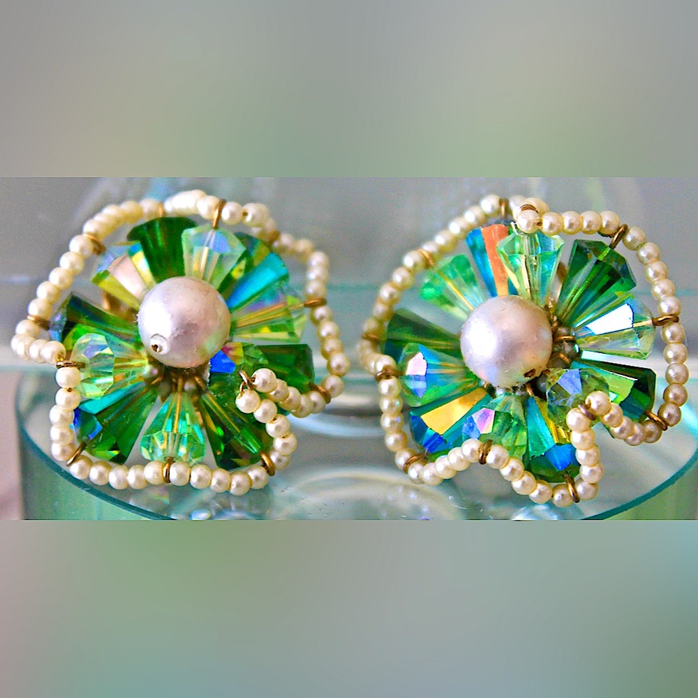 VENDOME EARRINGS CLIP VINTAGE PERIDOT & FERN AURORA BOREALIS CRYSTAL CONE PEARLS